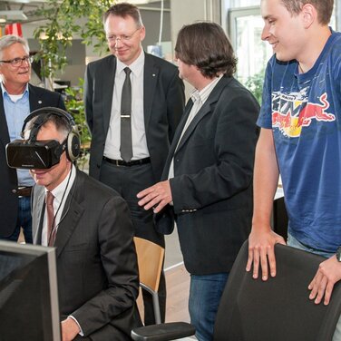 IHK-Präsident Dirk von Vopelius besucht hl-studios