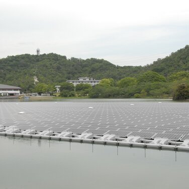 Kyocera TCL Solar schließt Bau seines dritten schwimmenden Solarkraftwerks in der japanischen Präfektur Hyogo