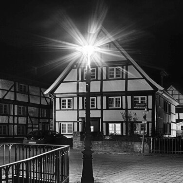 Leuchtende Brücken zwischen Gestern und Heute