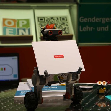 Lernen mit Robotern – Die Fraunhofer-Initiative »Open Roberta« erobert die Klassenzimmer