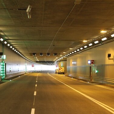 Startschuss für Deutschlands Blitzmeile Nr. 1 - Im Luise Kiesselbach Tunnel in München sind ab heute 30 Blitzer scharf geschalten