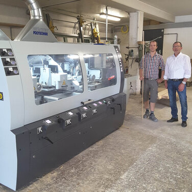 Glasklare Entscheidung für hocheffiziente Hobel- und Kehltechnik. Fensterbauer setzt auf KUPER SWT XL-6.