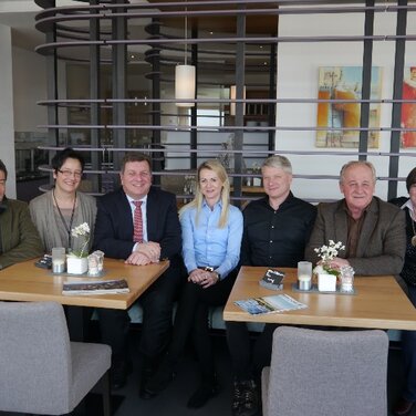 Lob für Mut und Engagement, Landrat Bernreiter besucht Thula Wellnesshotel