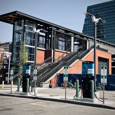 Kooperation des Smart City Unternehmens eluminocity mit Uber sorgt für Preisnachlass an den DC Ladestationen in Seattle