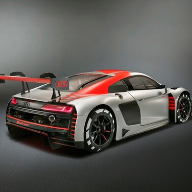 Weltpremiere in Paris: Neue Evolutionsstufe des Audi R8 LMS für den Kundensport