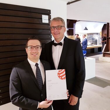 MOCOPINUS – Gewinner des Red Dot Awards 2019 für karbonisierte Holzprofile Auszeichnung für hohe Designqualität von CARBOSET10 .