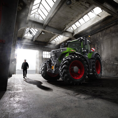 „Ready for more.“ – Münchner Agentur SHOT ONE BRAND COMMUNICATION launcht den neuen Fendt 900 Vario.