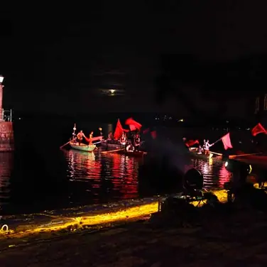 Theater auf dem Wasser in Arona am Lago Maggiore