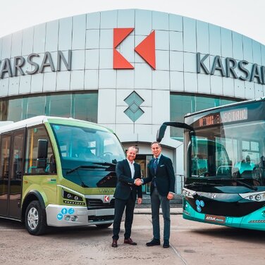 Quantron bringt E-Busse von Karsan nach Deutschland