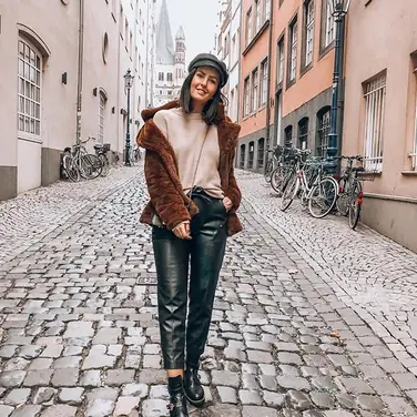 Die die.Kim GmbH der Influencerin Kimberly Devlin-Mania bezieht eigenes Büro in Köln