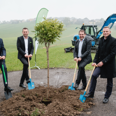 Spatenstich für den Loxone Campus: Heiße Bauphase hat begonnen
