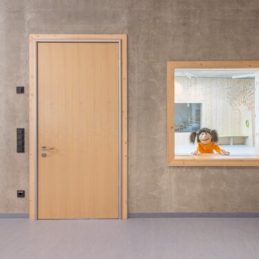 Nachhaltige Kombination – Fingerschutztüren mit Holzzargen