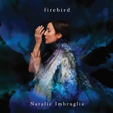 Natalie Imbruglia kündigt nach überstandener Schreibblockade ihr neues Album „FIREBIRD“ für September an