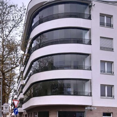 Glasklarer Rundumblick mit Schallschutz