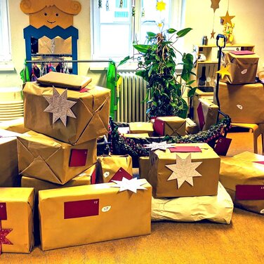 Gropius Passagen verlosen einzigartigen Adventskalender für eine Neuköllner Kita-Gruppe