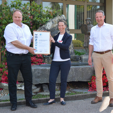 Karl Knauer 10 Jahre Mitglied in CO2-Klimainitiative. Großes Kompensationsprojekt in Ostafrika