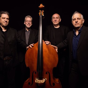 Matthias Deutschmann & Silver City Trio - „Freiburg leuchtet – Die 2G-Gala“