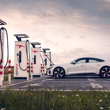 Zweites Leben für E-Auto-Batterien: Audi und RWE errichten neuartigen Energiespeicher in Herdecke