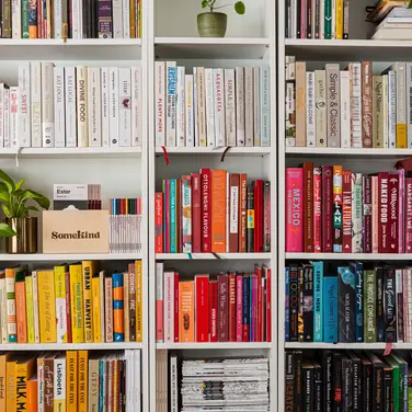 Bücherregal