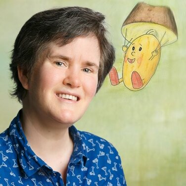 Sabine Kodatsch und ihr fliegender Pilz Tobi 