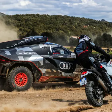 Doppelte Premiere: Audi und Ducati begeistern bei Offroad-Event