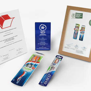 Die plastikfreie Zahnbürstenverpackung wurde nach dem Deutschen Verpackungspreis und dem European Carton Excellence Award nun auch mit dem WorldStar Award ausgezeichnet.