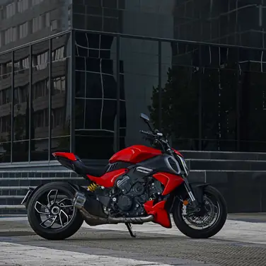 Ducati Diavel V4