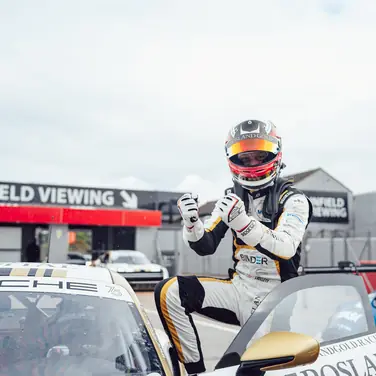James Kellet, Vizemeister Porsche Carrera Cup GB 2023 wechselt nach Deutschland zu ID Racing