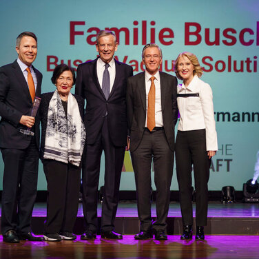  (Von links nach rechts): Kaya Busch, Ayhan Busch, Prof. Dr. Dr. h.c. mult. Hermann Simon, Sami Busch, Ayla Busch. 