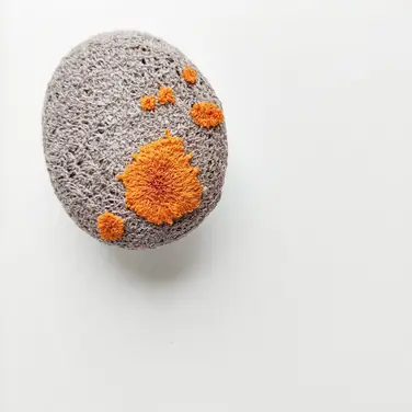 Itamar Yehiel mit "Floating Pebbles" in der MAX54 Gallery in Augsburg