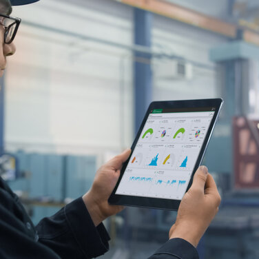 Mit Version 3.2 ermöglicht ibaDaVIS Dashboards in Echtzeit und neue Perspektiven auf Zeitbereichsdaten