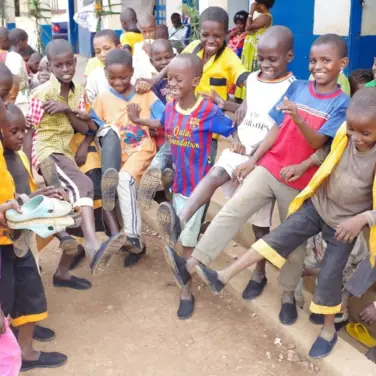 Summer Shoe Drive des Shoe Aid Project
