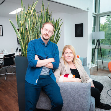 Topher Batchelor und Yvonne Cramer