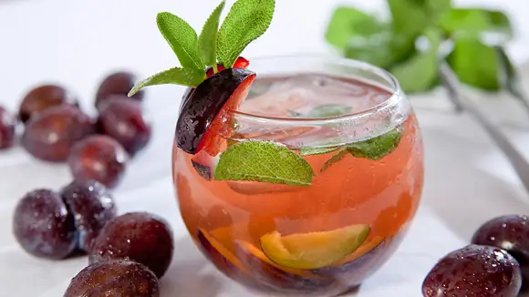 Mix it: Superfrische Pflaumen- und Zwetschgen-Cocktails