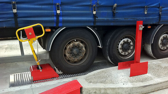 Unfälle an der Verladerampe vermeiden und Kosten sparen