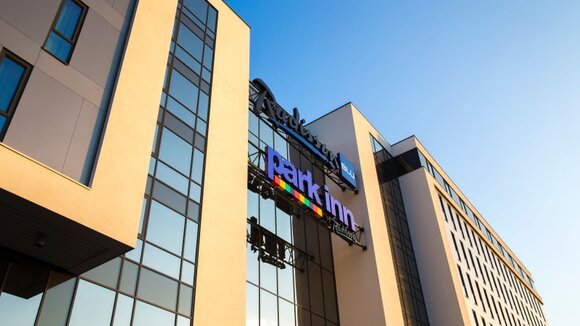 Carlson Rezidor eröffnet das erste Zwei-Marken-Hotel Nordeuropas