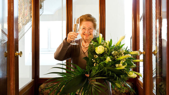 Die Hundertjährige, die mit dem Lift fährt