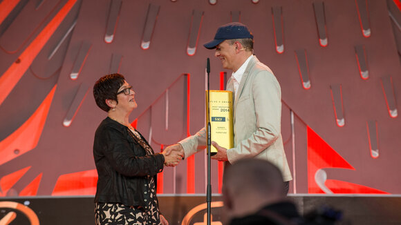 SMV Sitz- & Objektmöbel GmbH erhält den Award: "Innovativste Marke des Jahres"
