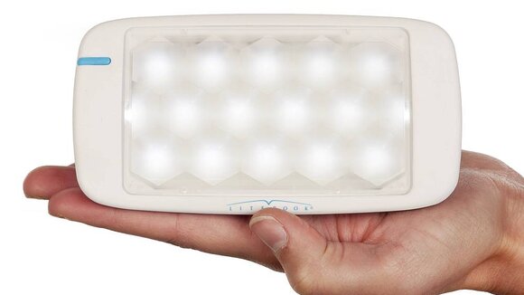 Einführung der kleinsten Lichtdusche gegen Winterdepression