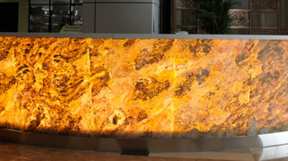 Ein Transluzenter Schiefer verspricht eine völlig neue Art der dekorativen Gestaltung.