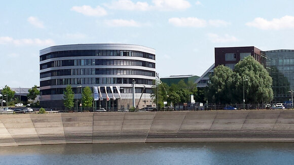 RUHRWERT vermietet 440 qm Bürofläche im Duisburger Looper