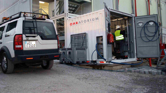 Wir helfen „Helfen“ - Mobile Trinkwassertechnik für Notunterkünfte kommt aus Hitdorf