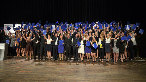 Bachelorabsolventen verabschiedet