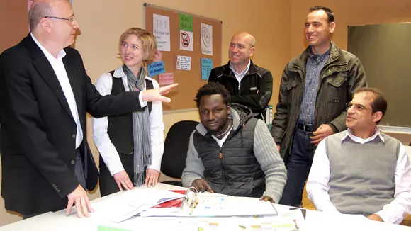 Ein Vorbild für ganz Bayern: Innovatives Modellprojekt eröffnet Job-Perspektiven für Flüchtlinge