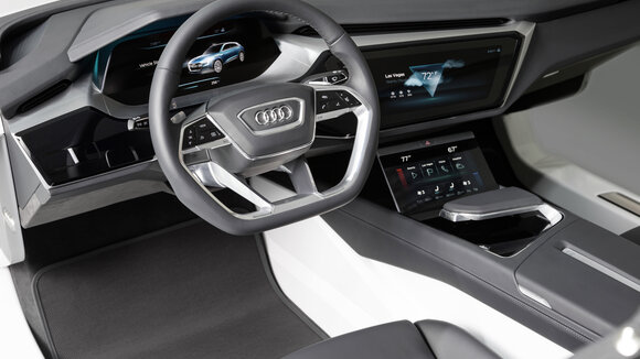 Audi e-tron quattro concept – Interieur Ausblick HMI, Connectivity und Infotainment
