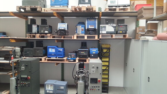 Heißleim-Auftragstechnik: Gebrauchte Klebegeräte als Alternative zu Neuanschaffungen