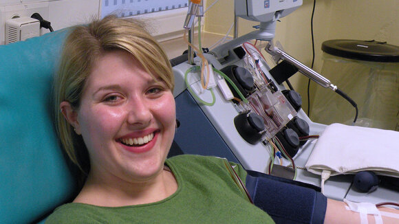 Leukämie: Blutspenderin will mit Stammzellspende Leben retten