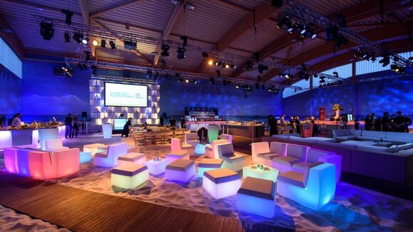 Hamburger Eventszene sammelt für Nestwerk e.V.