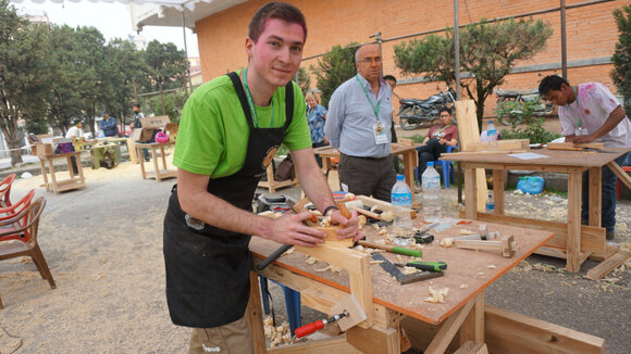 Jakob Ofenberger aus Waidhofen gewinnt Design-Award und Performance Award beim World Wood Day