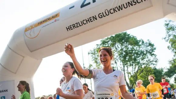 Leipziger Laufparty: Das war der Commerzbank Firmenlauf 2016
